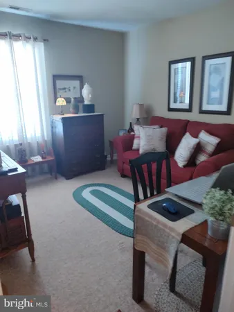 $295,000 | 1206 B Ginger Court, Mount Laurel, NJ 08054