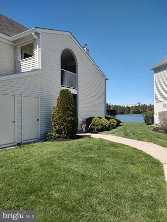 $295,000 | 1206 B Ginger Court, Mount Laurel, NJ 08054