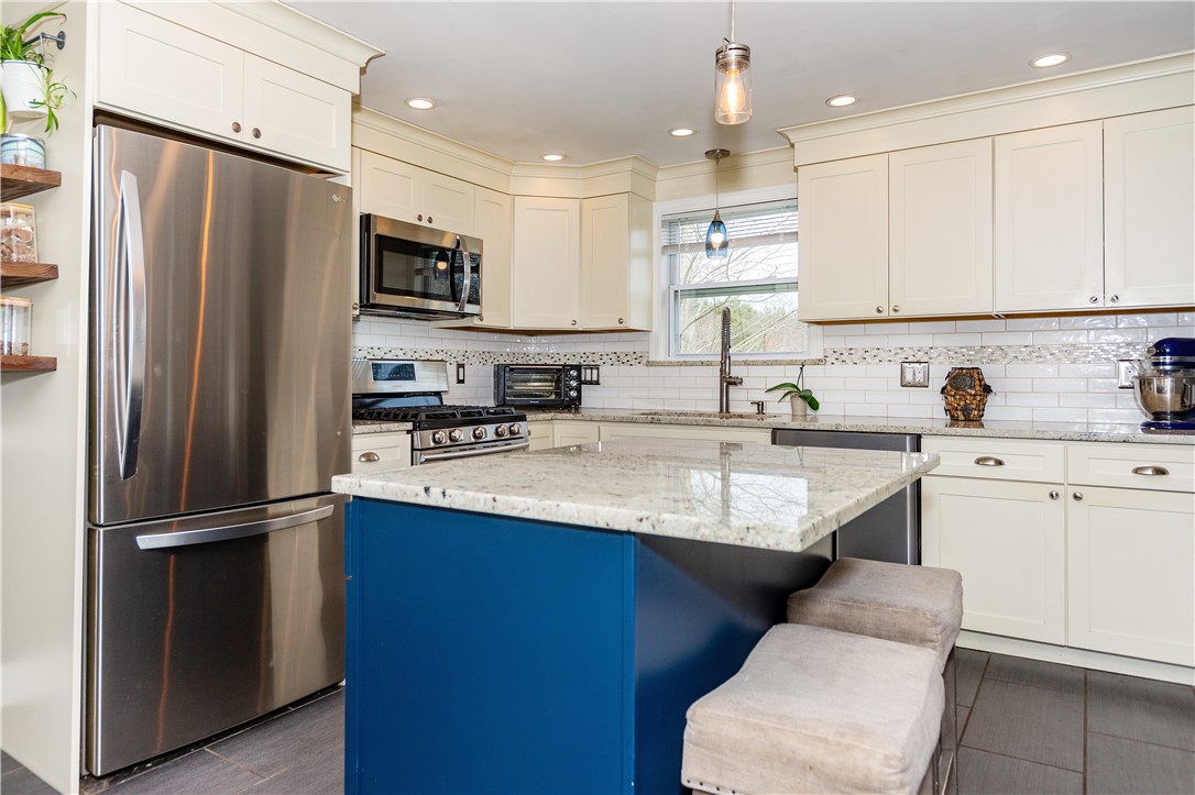 695 Maple Valley Road Coventry, RI 02816 - Photo 26 of 50