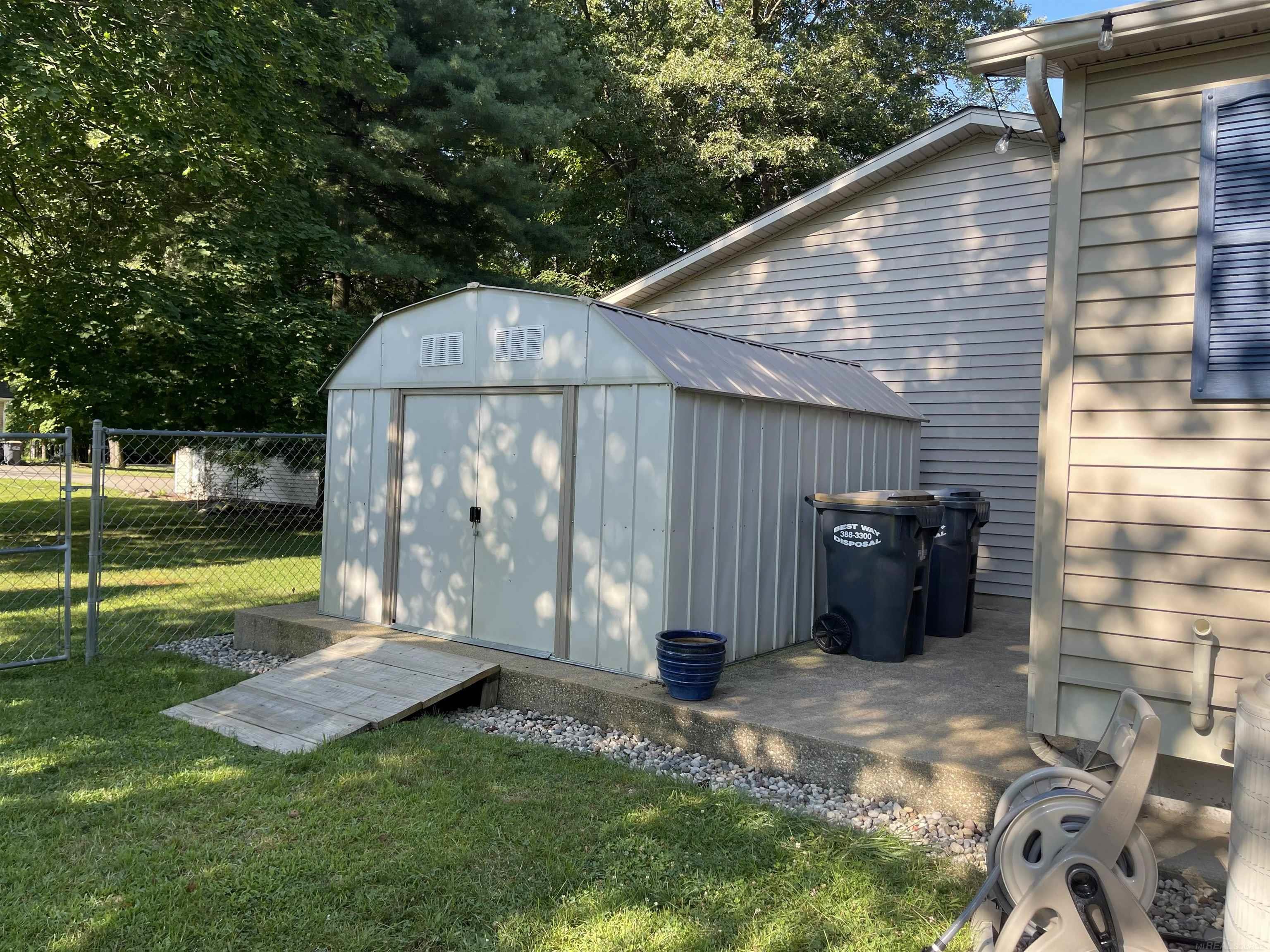 8549 Oakside Street Portage, MI 49002 - Photo 3 of 39