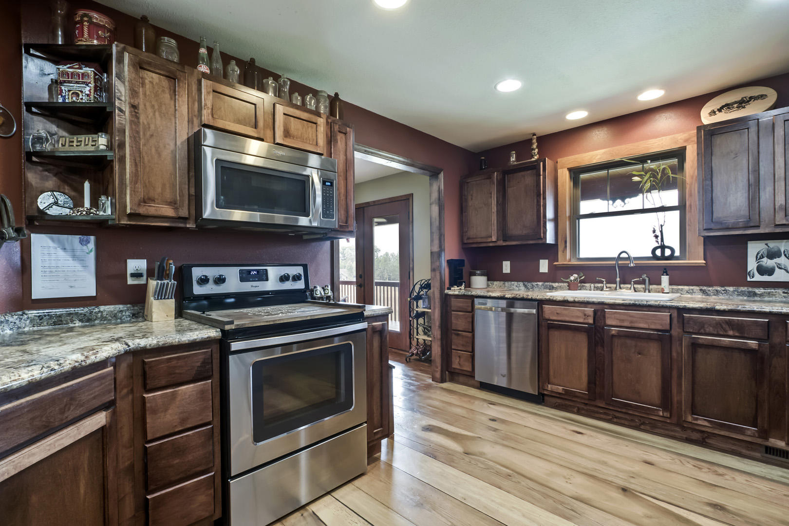 103 Eagle Ridge Court Philadelphia, TN 37846 - Photo 18 of 40 19_EagleRidgeCourt_103_Kitchen03