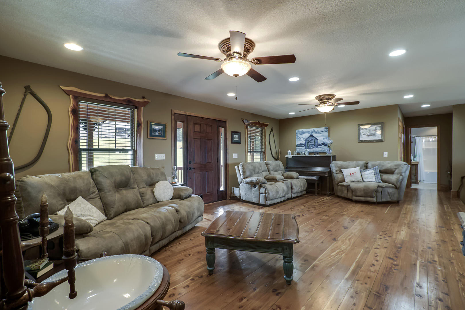 103 Eagle Ridge Court Philadelphia, TN 37846 - Photo 28 of 40 30_EagleRidgeCourt_103_Living04