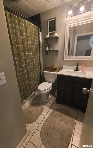 $189,000 | 3204 West Hawthorne Court, Marion, IL 62959