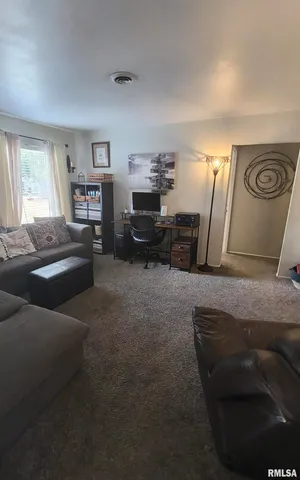 $189,000 | 3204 West Hawthorne Court, Marion, IL 62959