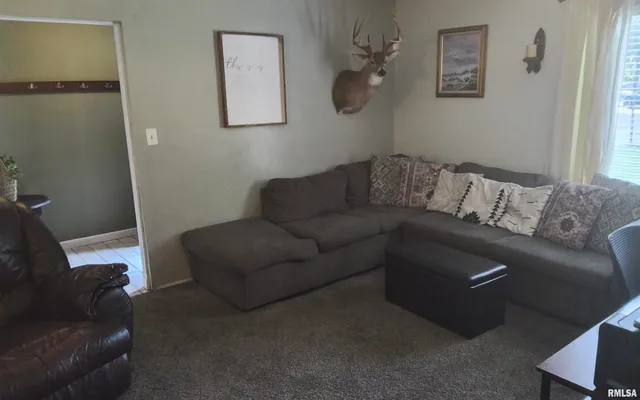 $189,000 | 3204 West Hawthorne Court, Marion, IL 62959