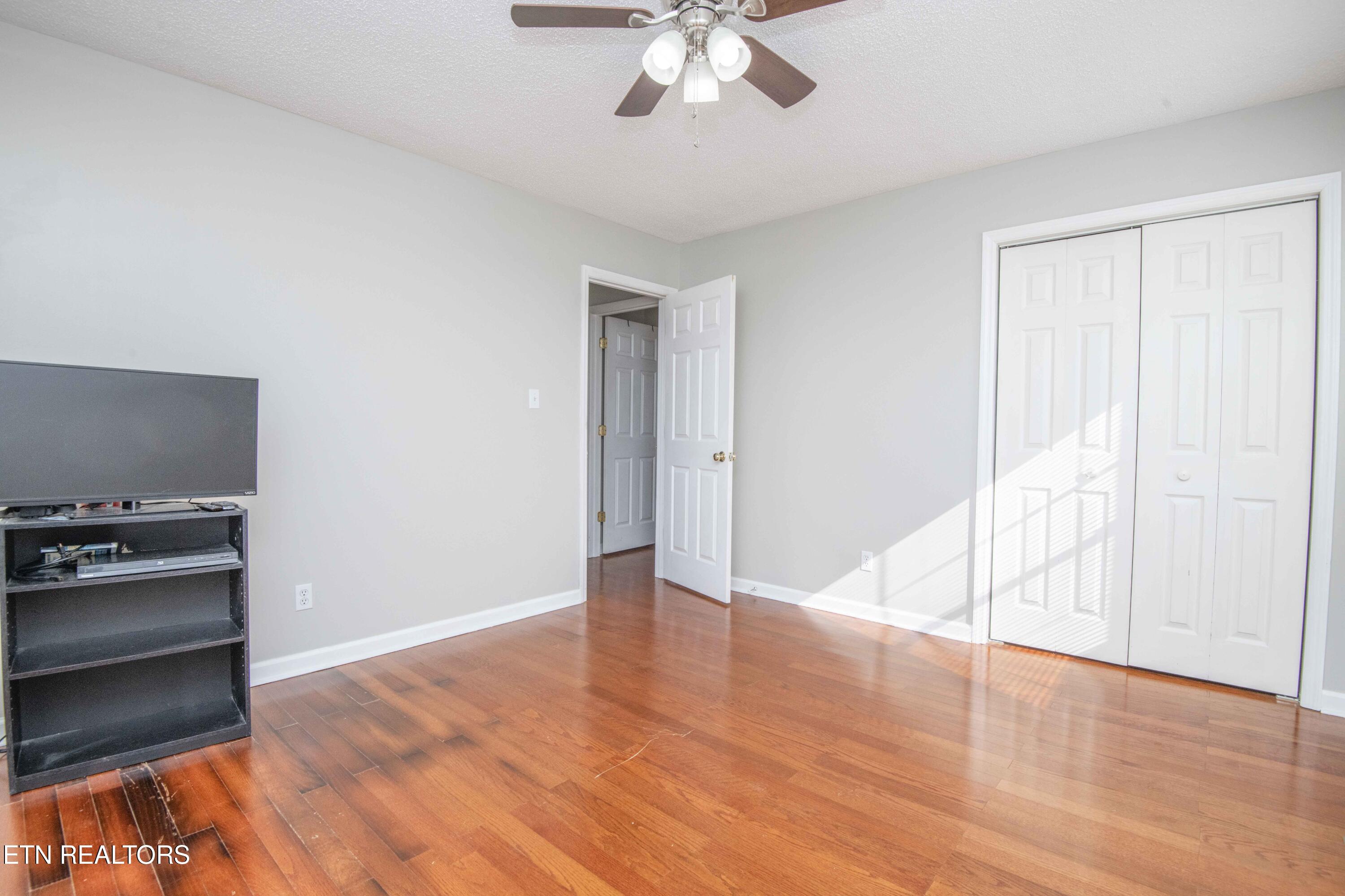 1104 Swan Pond Cir Road Harriman, TN 37748 - Photo 29 of 40 third bed