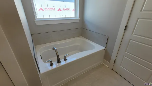 $2,500 | 3043 Creekmere Lane, Baton Rouge, LA 70810