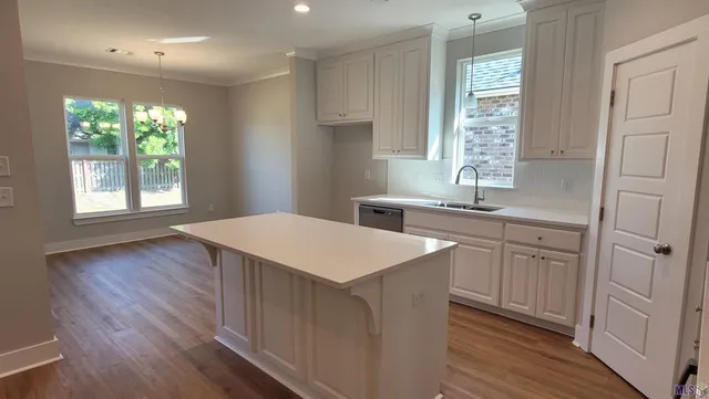 $2,500 | 3043 Creekmere Lane, Baton Rouge, LA 70810