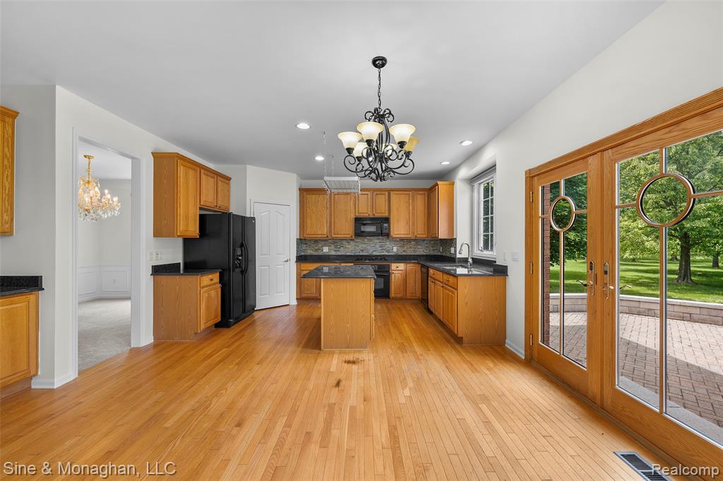 48322 Antique Road Canton, MI 48187 - Photo 10 of 45
