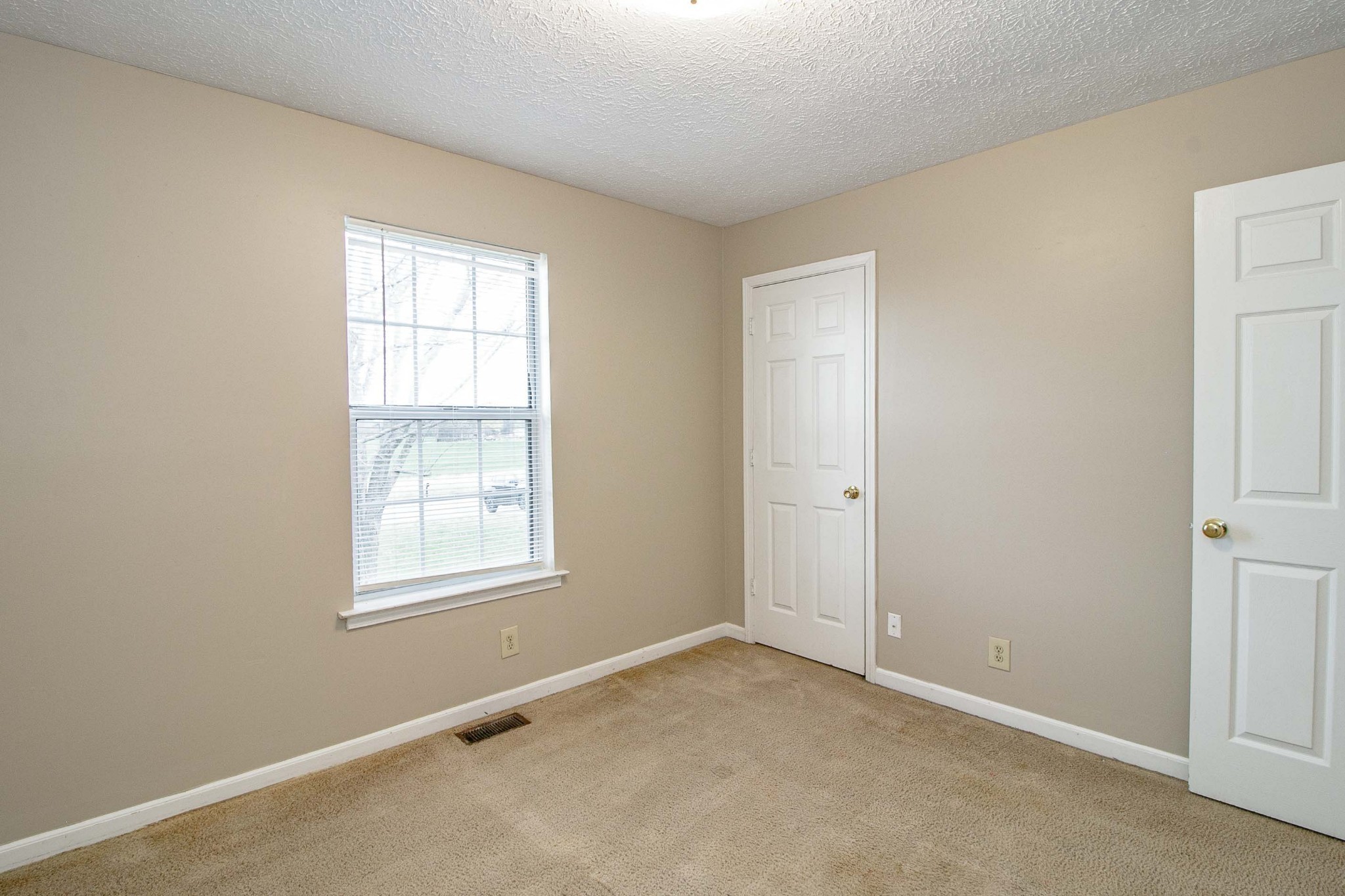 330 Hugh Hunter Road Oak Grove, KY 42262 - Photo 24 of 35