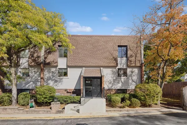 $259,000 | 463 Elm Street, Unit 1H, Deerfield, IL 60015