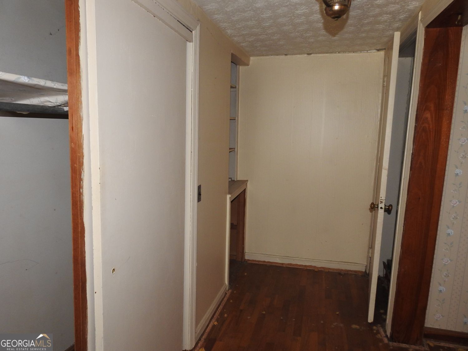 333 Lickskillet Road Epworth, GA 30541 - Photo 30 of 38 a view of hallway with wooden floor