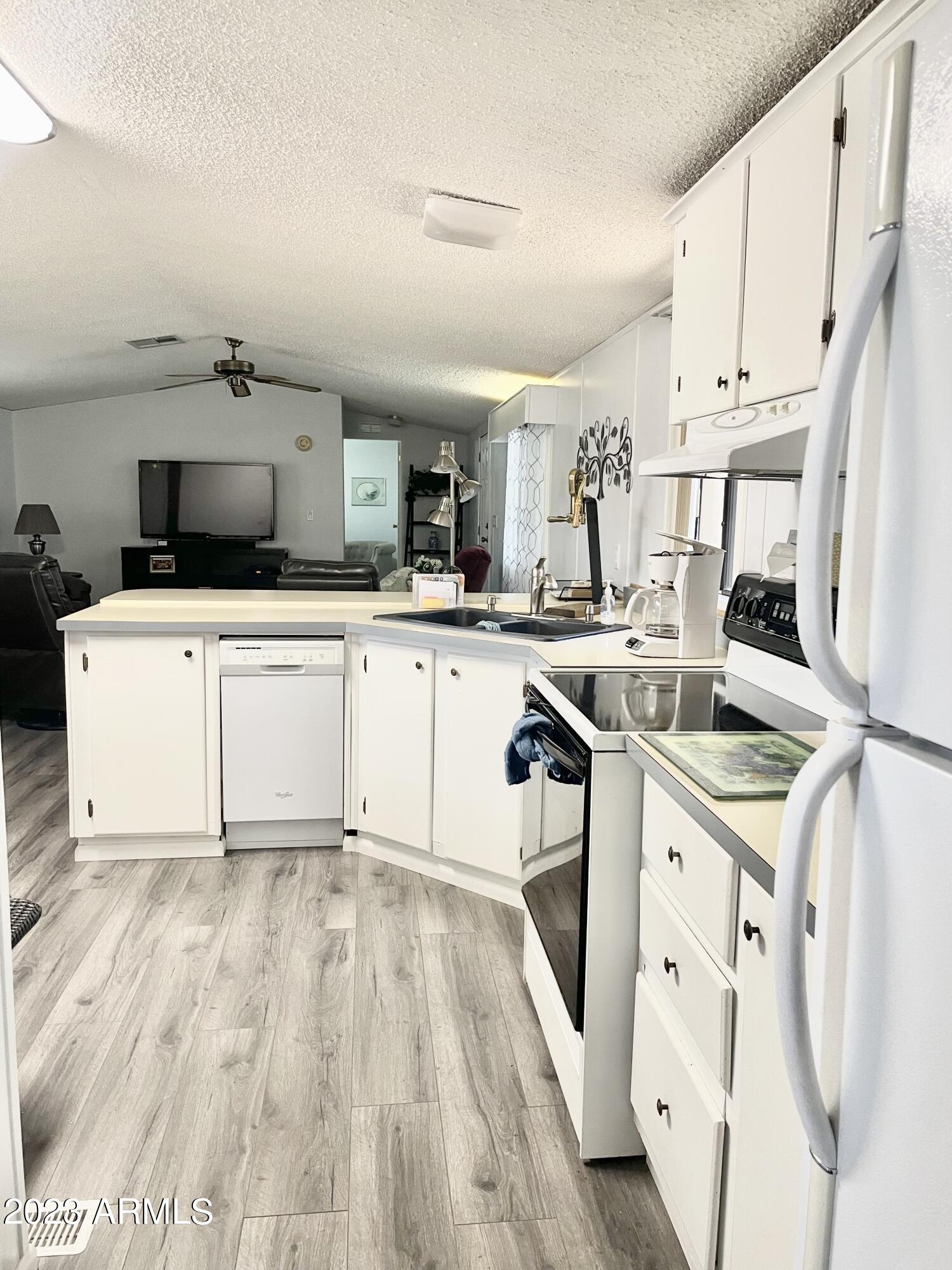 652 South Ellsworth Road, Unit 3 Mesa, AZ 85208 - Photo 6 of 29 3KITCHEN