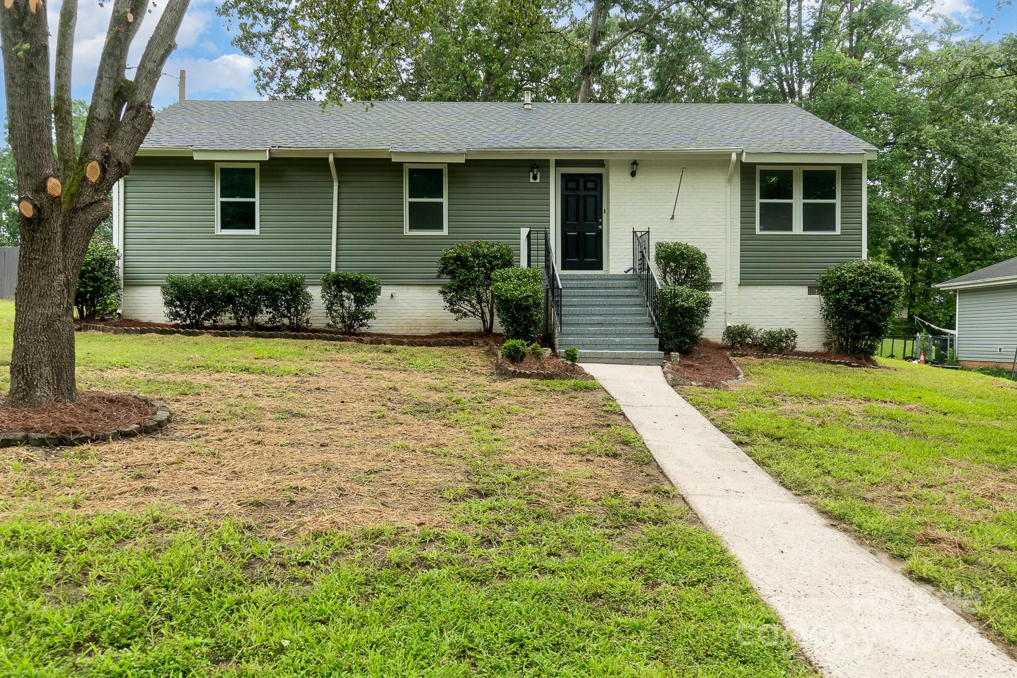7731 Pawtuckett Road Charlotte, NC 28214 - Photo 1 of 28 Gallery Image 1