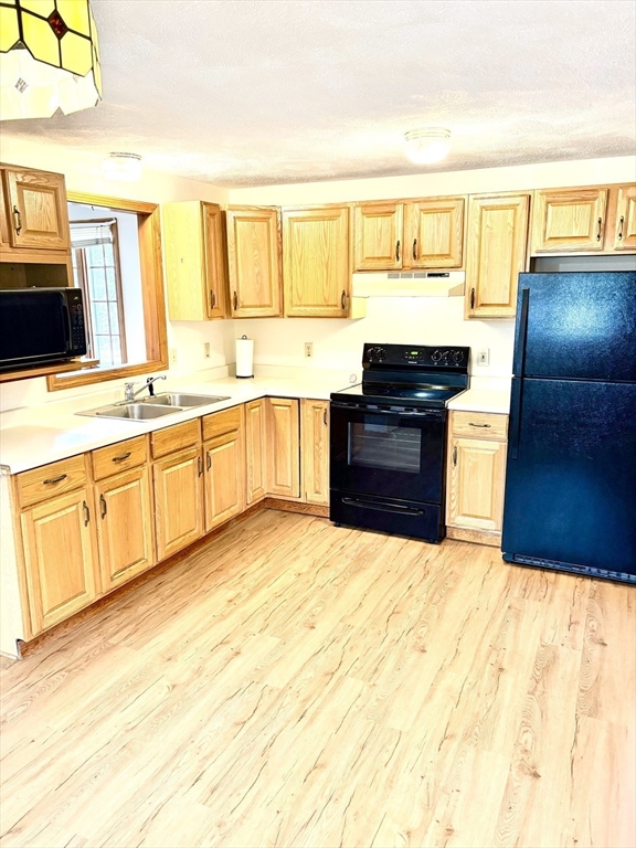 11 Tyng Road, Unit 2 Tyngsborough, MA 01879 - Photo 2 of 15