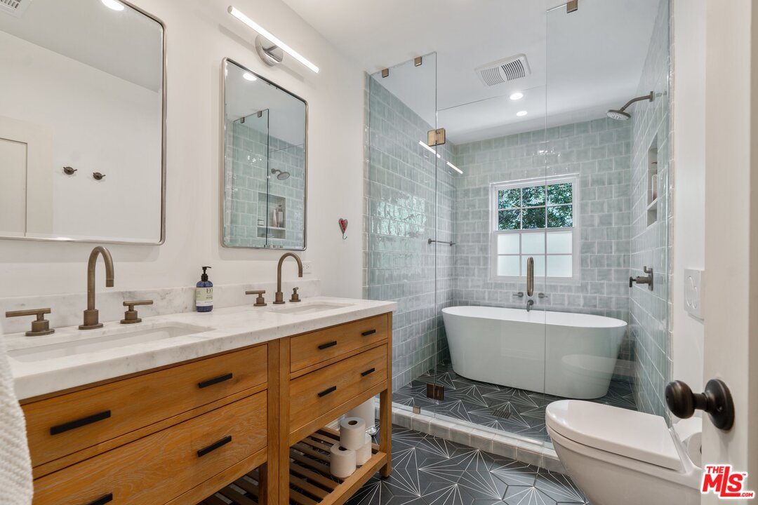 3854 Boyce Avenue Los Angeles, CA 90039 - Photo 18 of 53