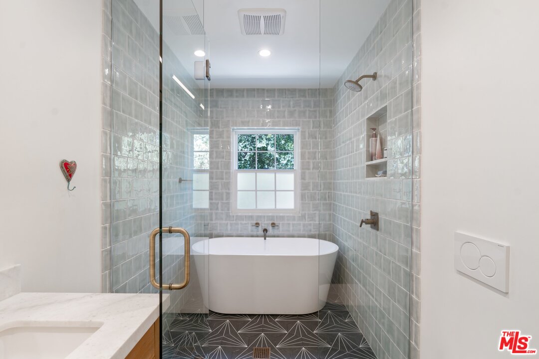 3854 Boyce Avenue Los Angeles, CA 90039 - Photo 20 of 53