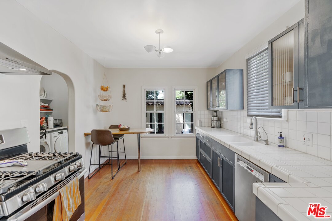 3854 Boyce Avenue Los Angeles, CA 90039 - Photo 21 of 53