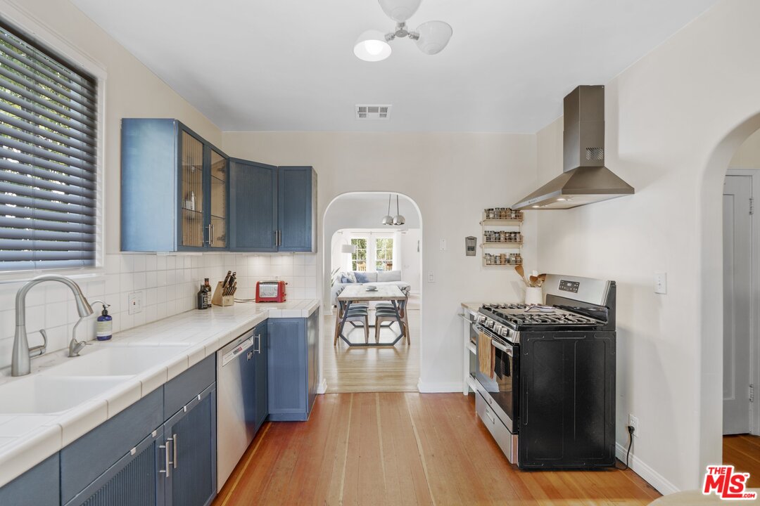 3854 Boyce Avenue Los Angeles, CA 90039 - Photo 22 of 53