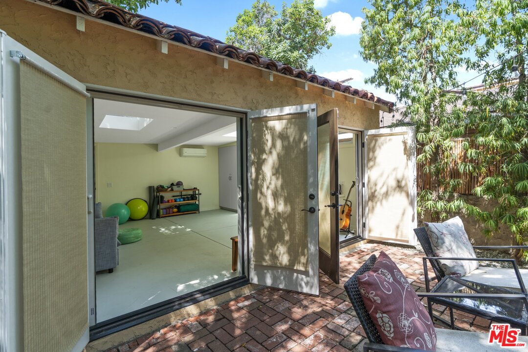 3854 Boyce Avenue Los Angeles, CA 90039 - Photo 29 of 53