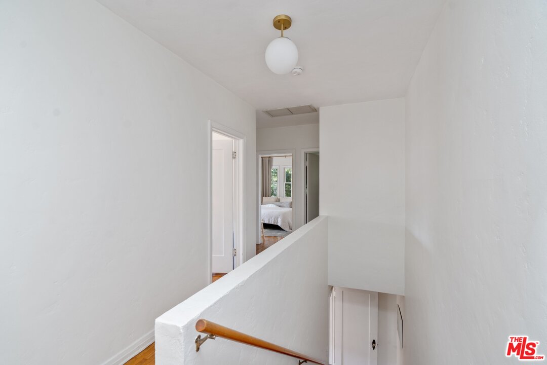 3854 Boyce Avenue Los Angeles, CA 90039 - Photo 37 of 53