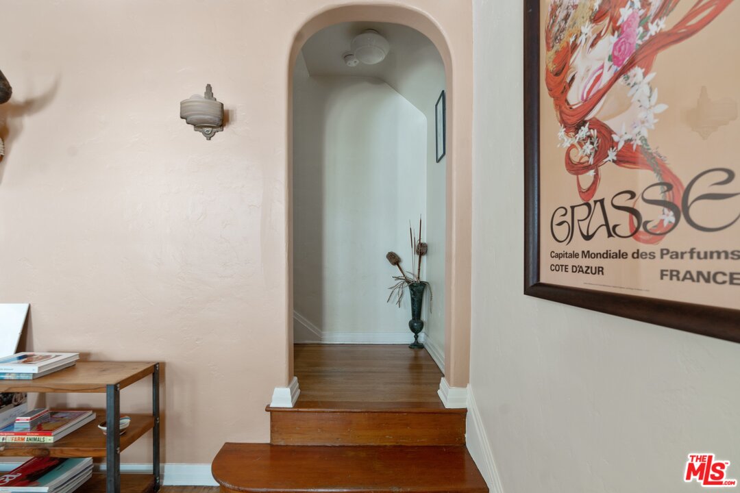 3854 Boyce Avenue Los Angeles, CA 90039 - Photo 10 of 53