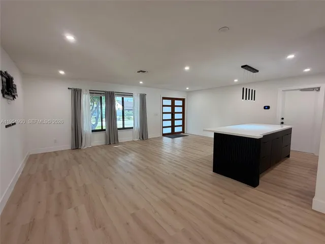 $4,650 | 1462 Southwest 25th Avenue, Deerfield Beach, FL 33442