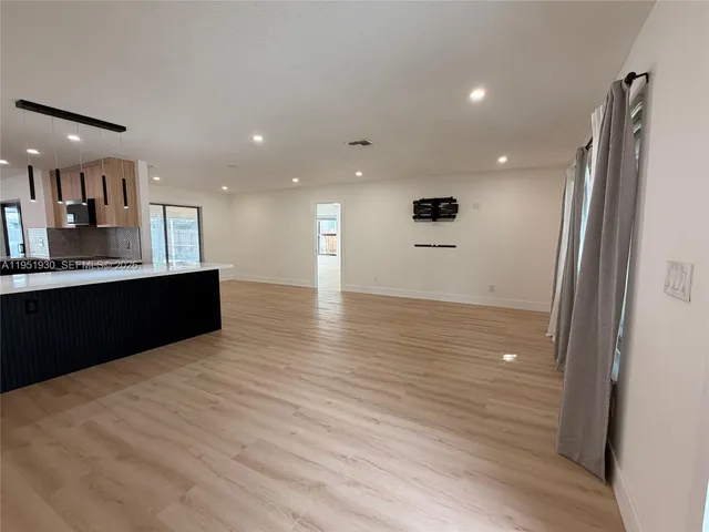 $4,650 | 1462 Southwest 25th Avenue, Deerfield Beach, FL 33442