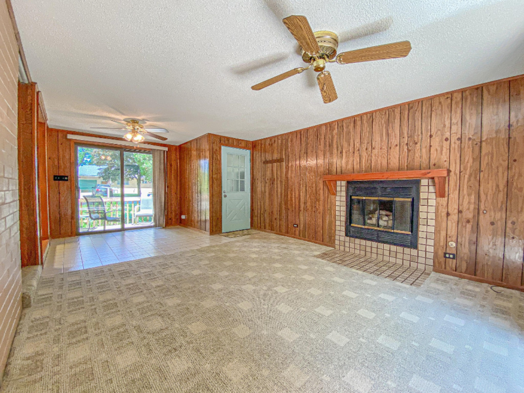 45629 Eleanor Drive Decatur, MI 49045 - Photo 4 of 28 Family Room