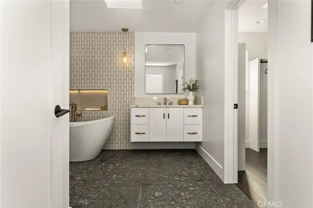 $3,299,000 | 5 Yellow Brick Road, Rancho Palos Verdes, CA 90275