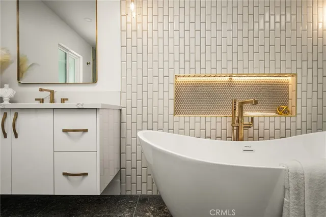 $3,299,000 | 5 Yellow Brick Road, Rancho Palos Verdes, CA 90275