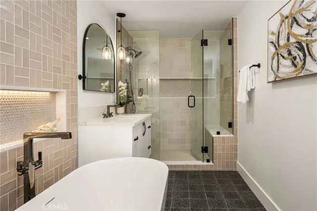 $3,299,000 | 5 Yellow Brick Road, Rancho Palos Verdes, CA 90275