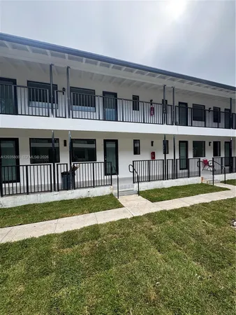$2,100 | 2030 Southwest 3rd Avenue, Unit 1, Miami, FL 33129