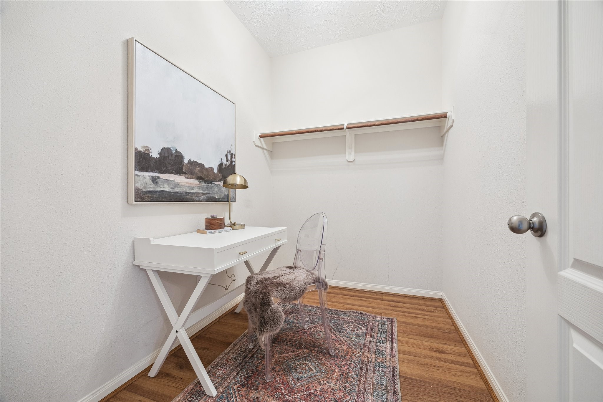 1839 Stacy Crest Houston, TX 77008 - Photo 26 of 39 a view of a room with table and chair