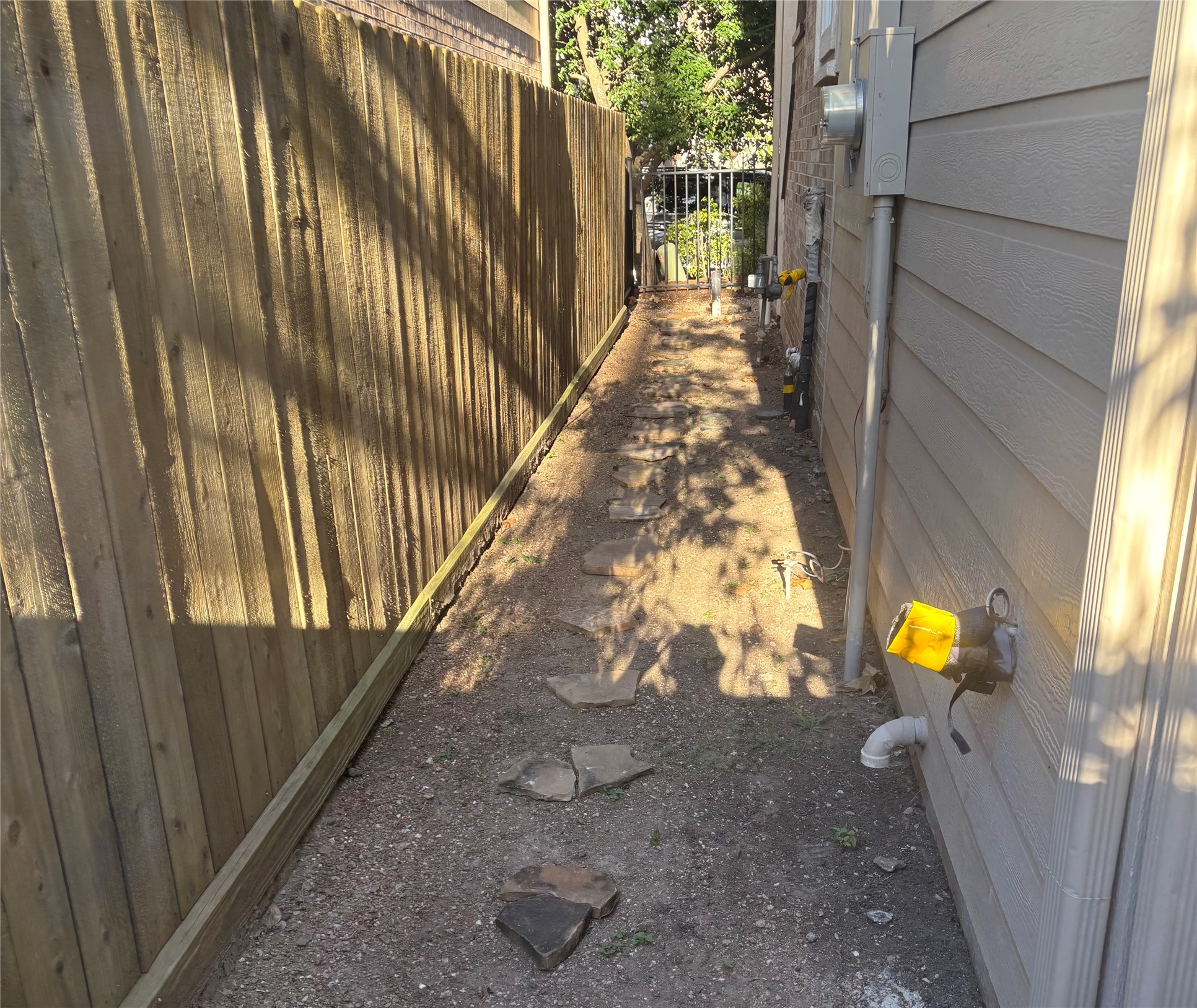 1839 Stacy Crest Houston, TX 77008 - Photo 31 of 39 a view of entryway
