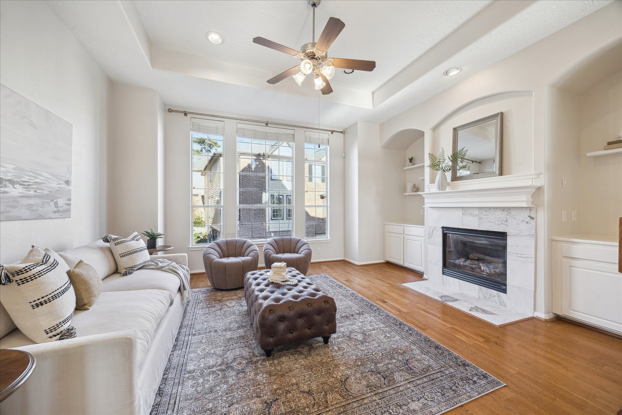 1839 Stacy Crest Houston, TX 77008 - Photo 10 of 39 a living room with furniture and a fireplace