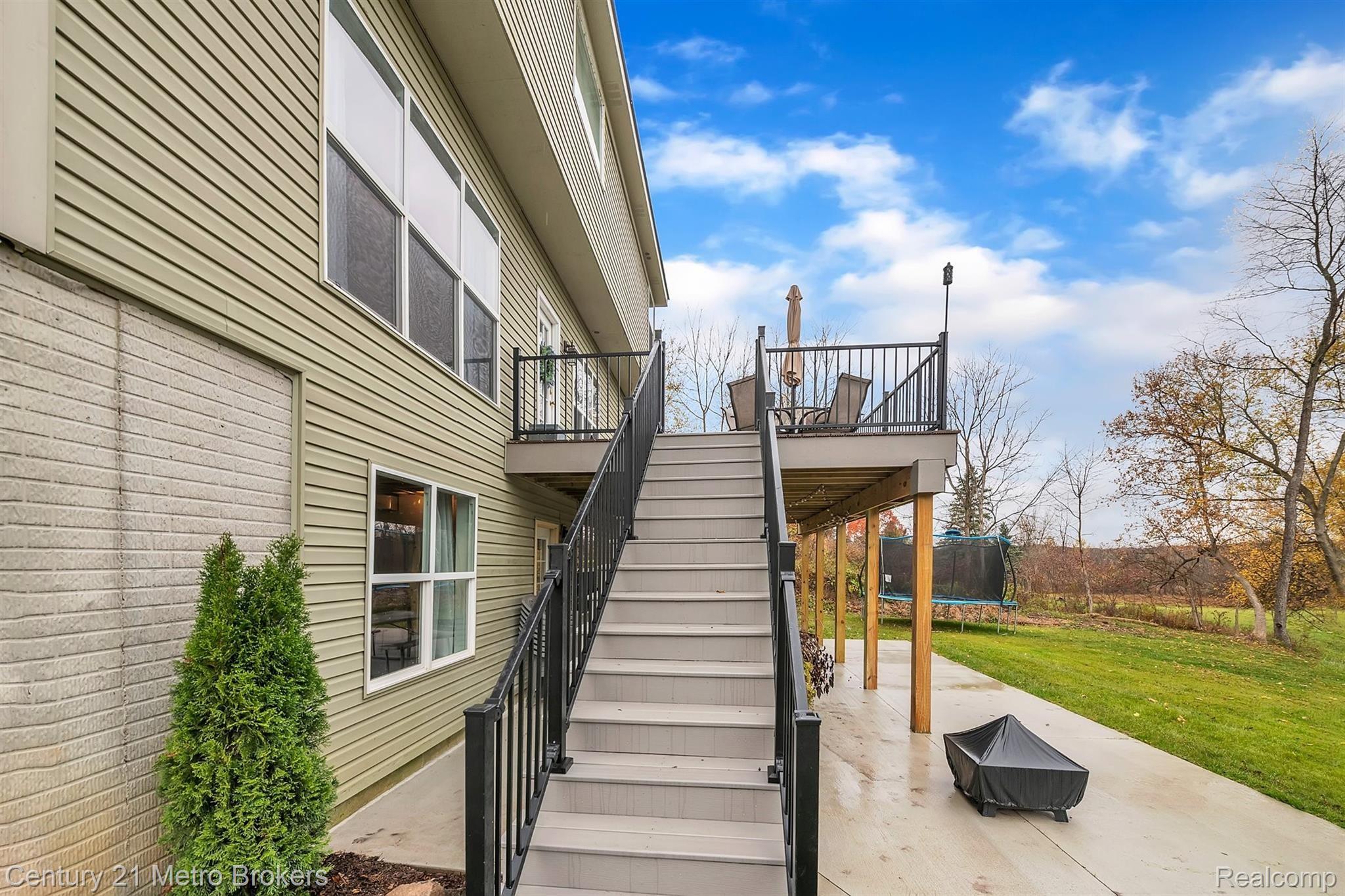 10037 Hegel Road Goodrich, MI 48438 - Photo 7 of 52 39-10037-Hegel-WindowStill-Real-Est.jpg