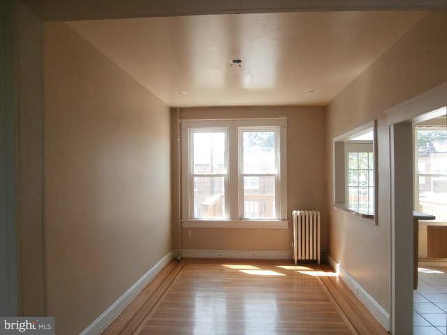 12 North Tremont Road Baltimore, MD 21229 - Photo 6 of 19 Dining Room