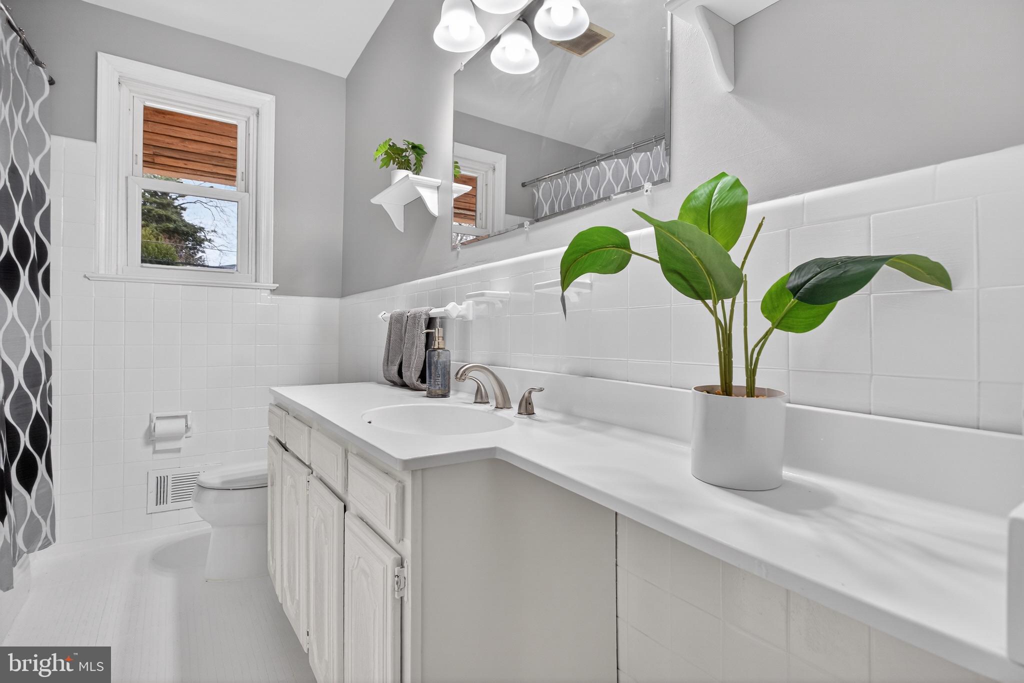 413 Southwest Drive Silver Spring, MD 20901 - Photo 24 of 53 Main level full bathroom