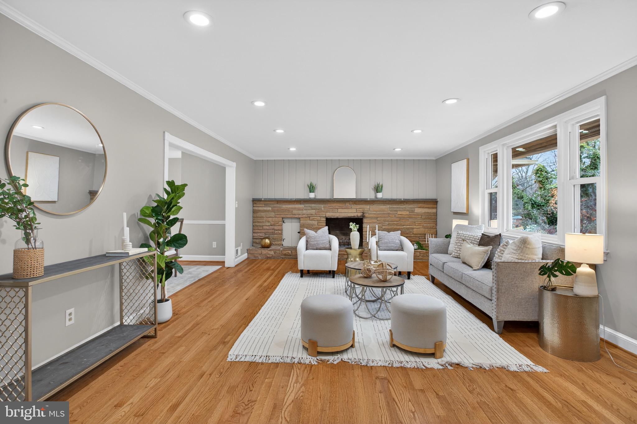 413 Southwest Drive Silver Spring, MD 20901 - Photo 8 of 53 Livingroom