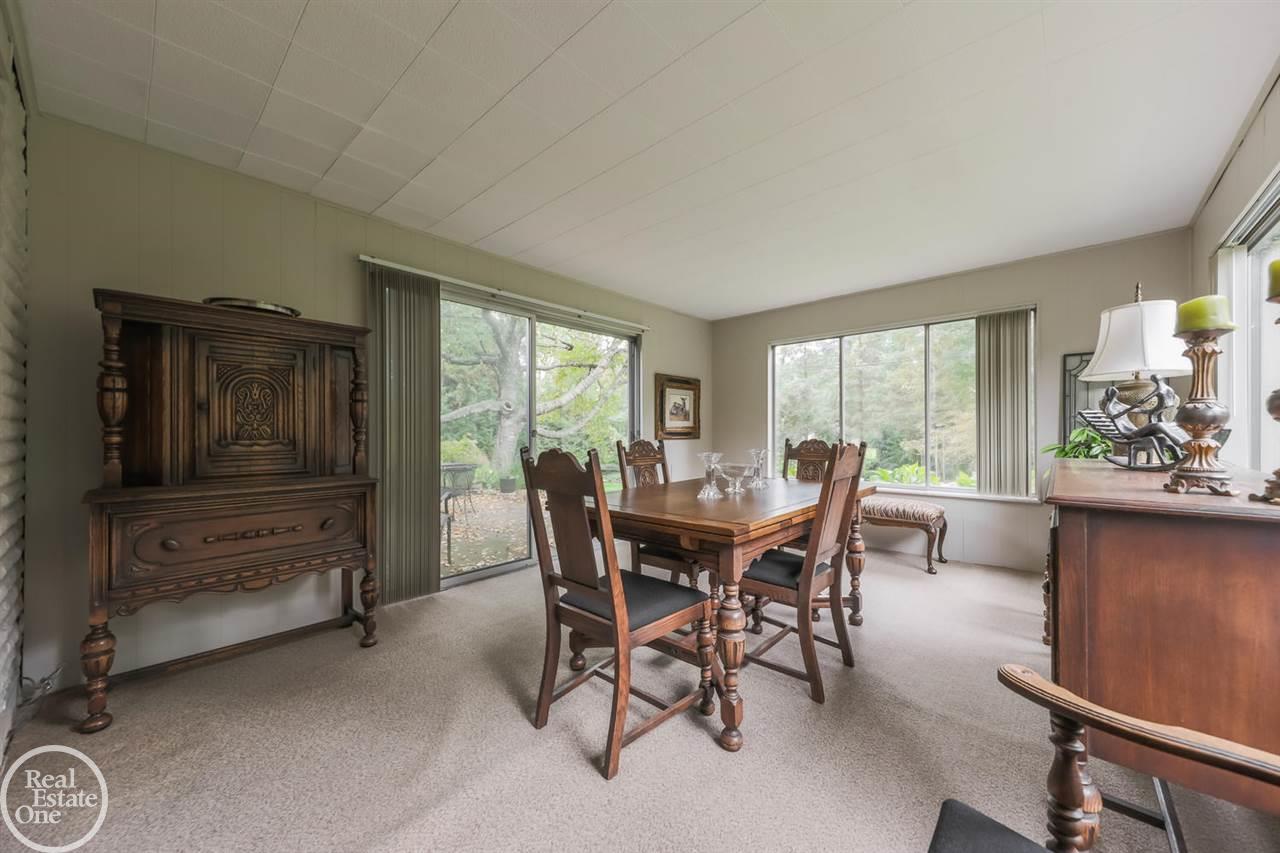5517 Commerce Road West Bloomfield, MI 48324 - Photo 29 of 33 31363233-28.JPG