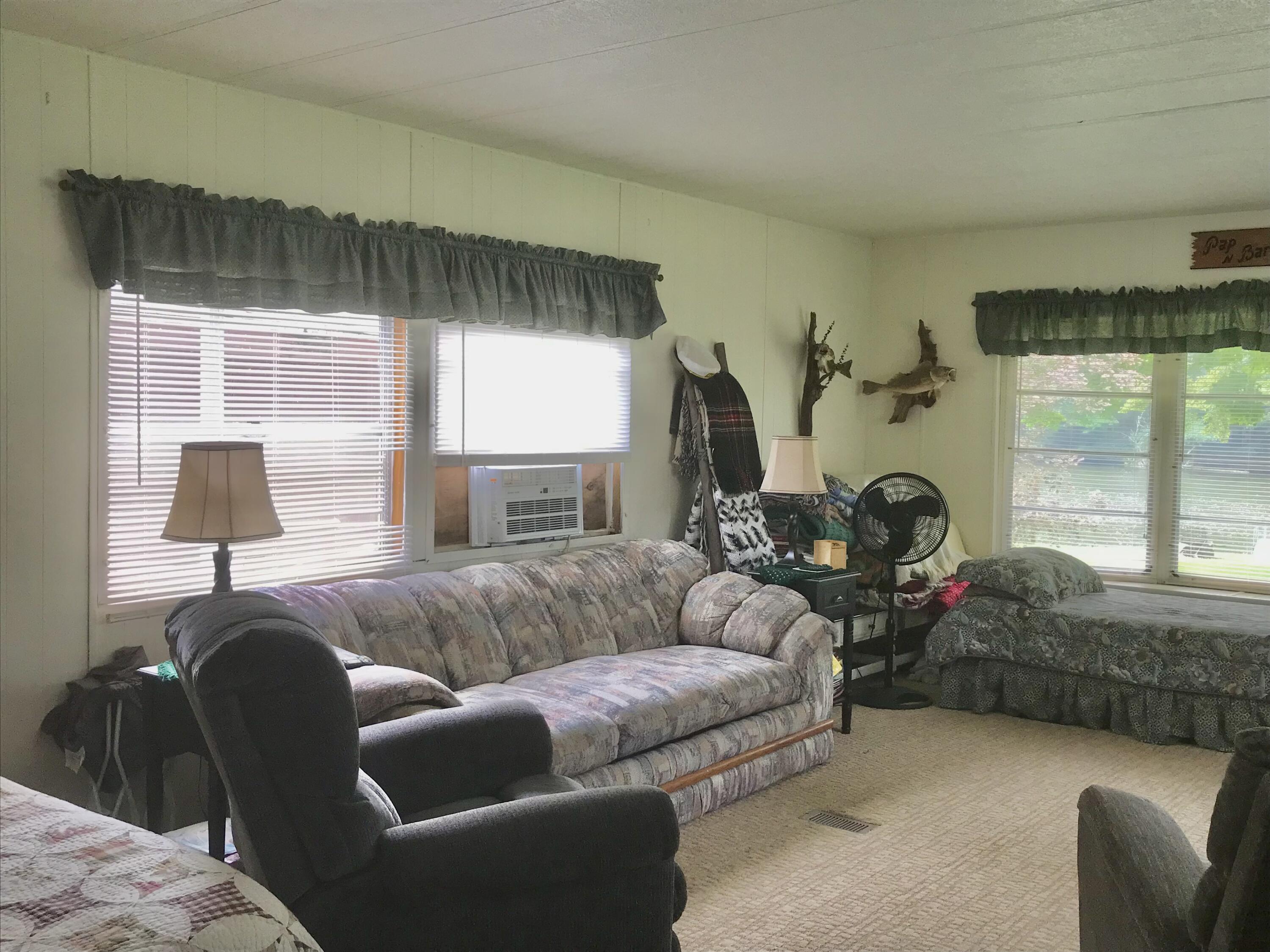 66521 Winding River Road Constantine, MI 49042 - Photo 6 of 31 IMG_9497