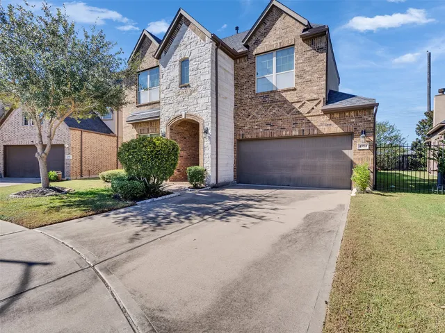 $555,000 | 4954 Thunder Creek Lane, Sugar Land, TX 77479