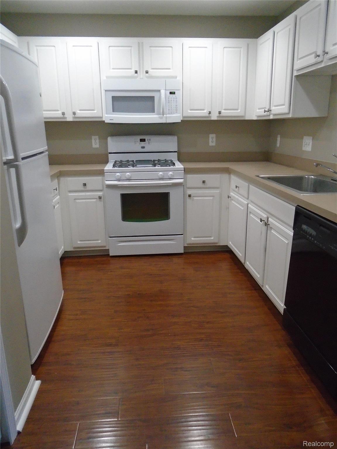16866 Farmington Road, Unit 63 Livonia, MI 48154 - Photo 19 of 43 DSC00855.JPG