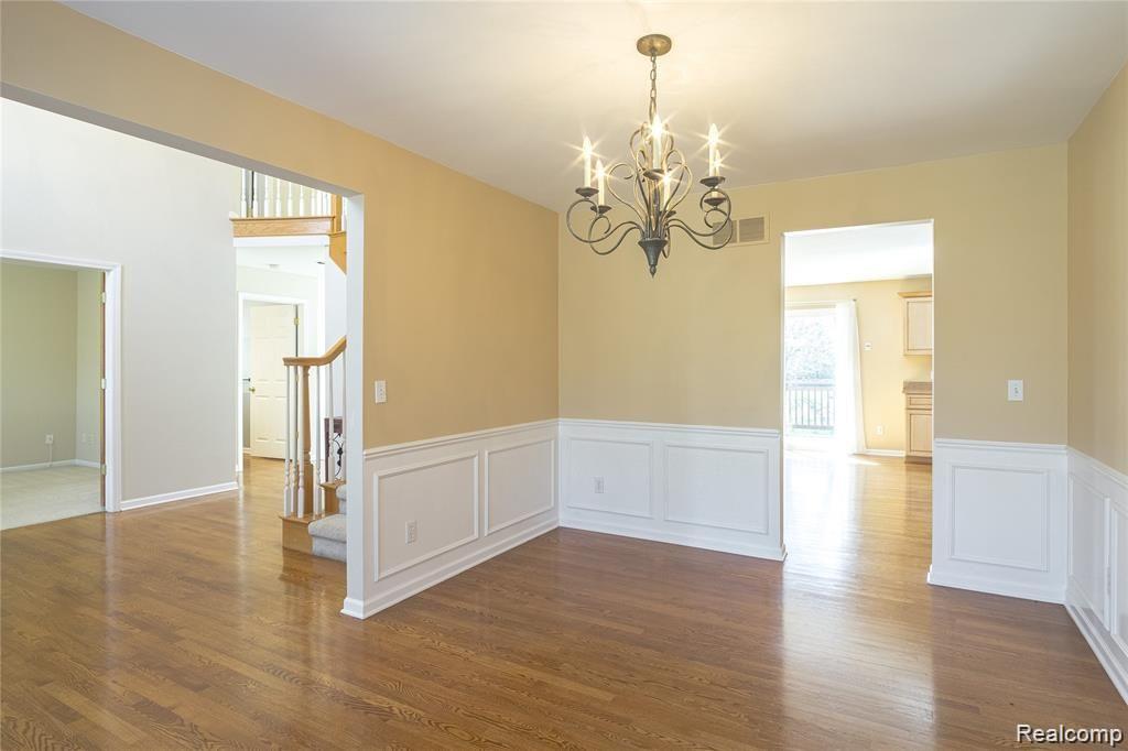 1403 Tulberry Circle Rochester, MI 48306 - Photo 50 of 91 Interiors (9 of 51).jpg