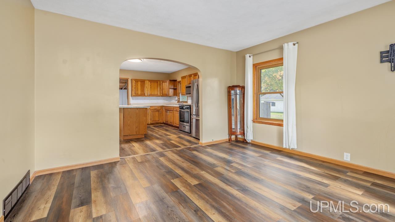 5273 18th Road Escanaba, MI 49829 - Photo 12 of 24