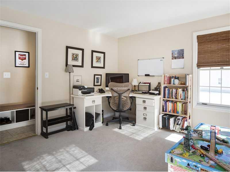 44 Crossing Brook Road Cumberland, ME 04021 - Photo 5 of 15 Executive Office/Suite.
