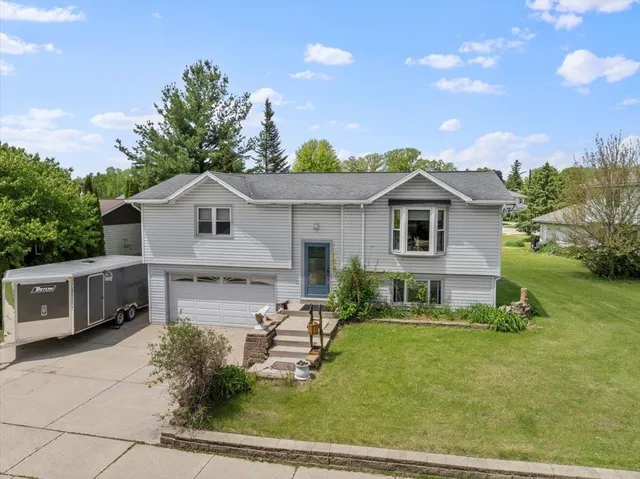 $375,000 | 917 Wheelock Avenue, Hartford, WI 53027