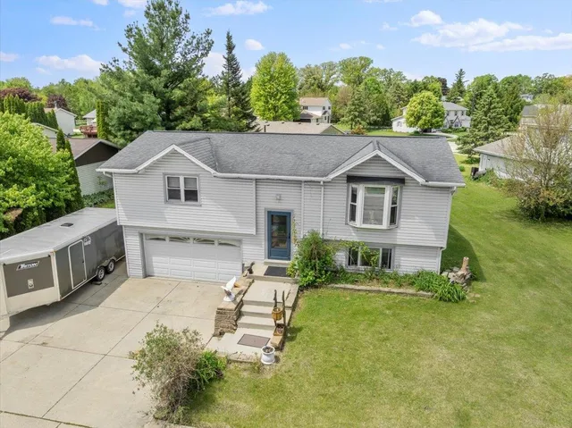 $375,000 | 917 Wheelock Avenue, Hartford, WI 53027