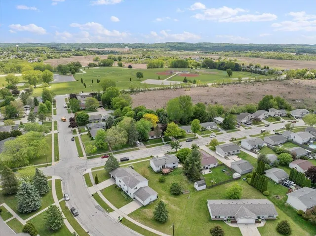 $375,000 | 917 Wheelock Avenue, Hartford, WI 53027